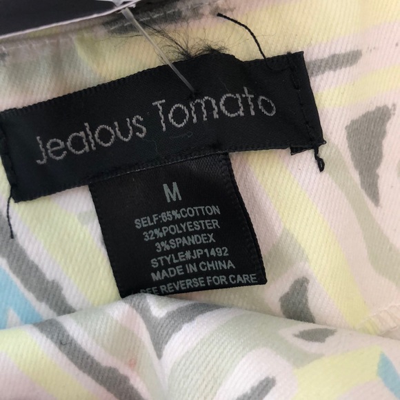 Shorts - Picture 4 of 5